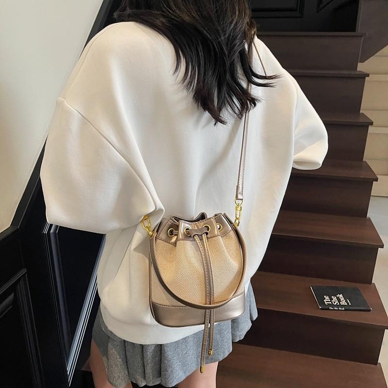 Canvas Bucket Bag For Women With Drawstring Closure And Inner Zipper Pocket For Daily Use