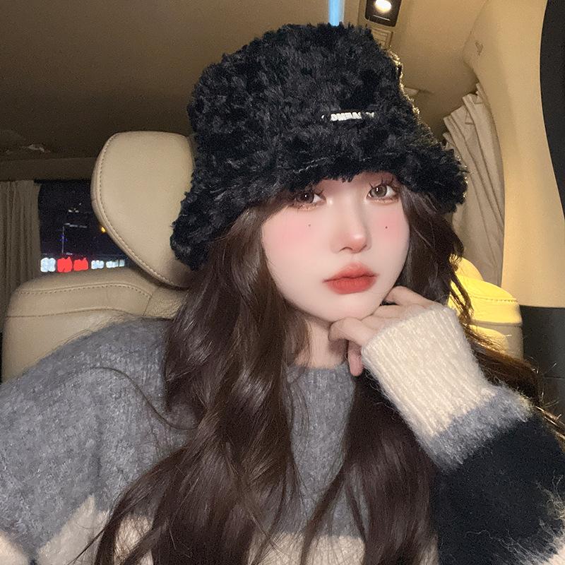 Female autumn and winter Korean version is versatile, showing a small face, thickening and keeping warm, fashionable plush basin hat