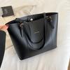 Retro Simple and Atmospheric Commuting Bag for Women, New Stylish Large Capacity Single Shoulder Tote Bags, Magnetic Closure