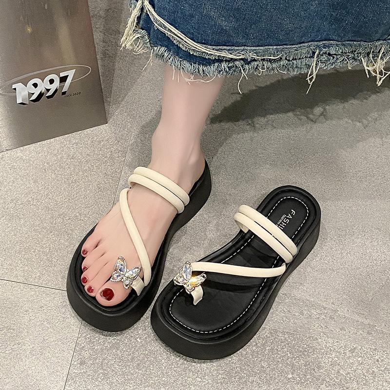 French cool slippers women's summer 2025 new fashion butterfly platform beach shoes small people wear cool slippers