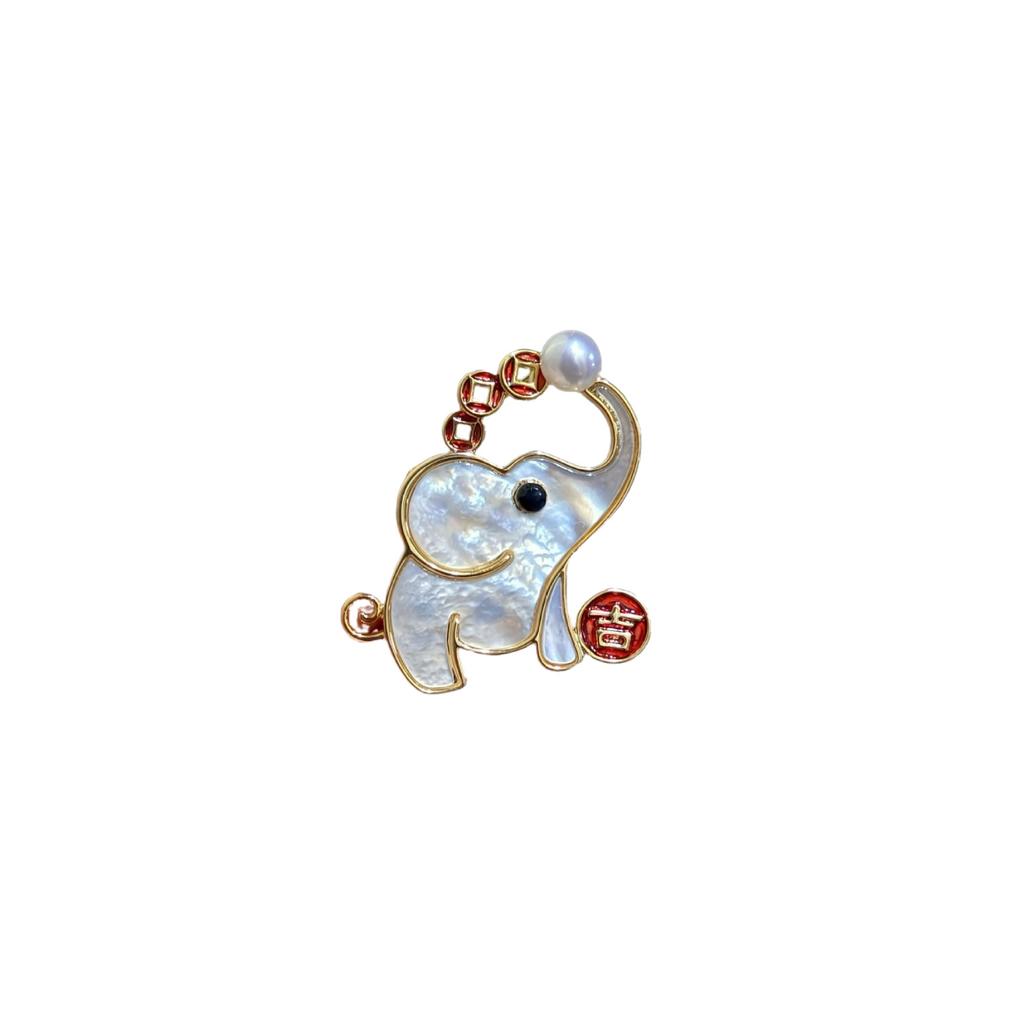 Cute animal collection of natural freshwater pearl brooches, playful and adorable, with a touch of elegance and sophistication
