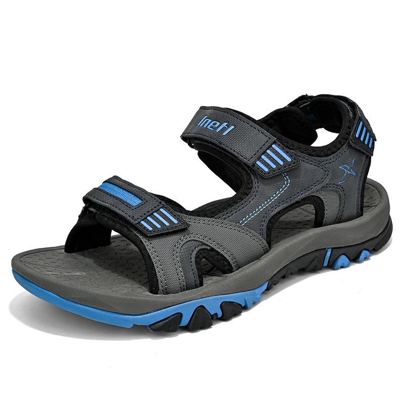 2025 new summer large size in the elderly men's outdoor travel breathable sandals fashion light wear