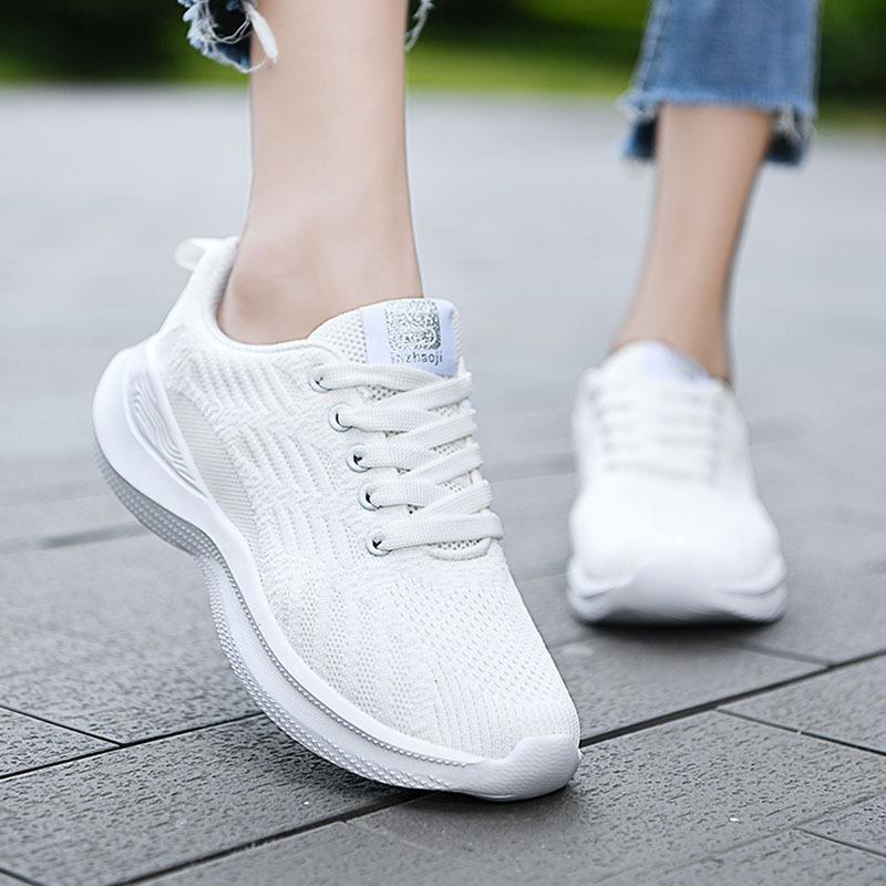 Spring and summer mesh breathable student casual running sneakers lightweight shock-absorbing soft-soled racing shoes