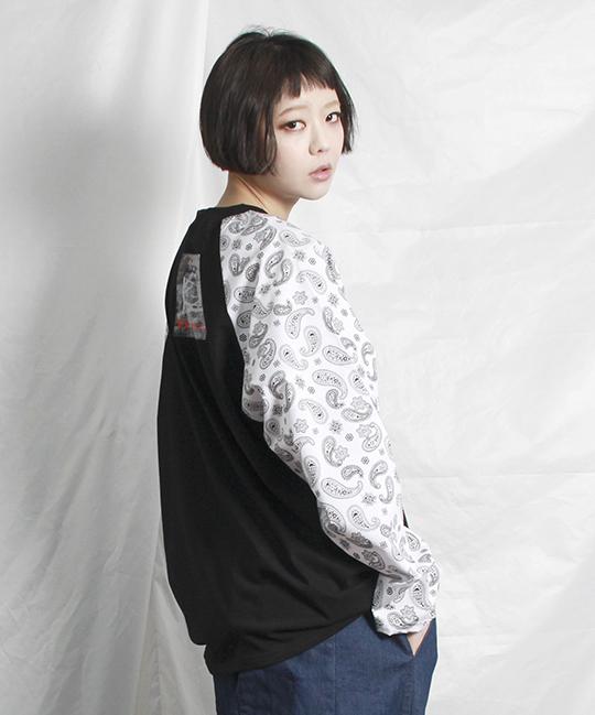 Deumakeu Paisley Raglan Sleeve Boxy Fit T-Shirt Black And White