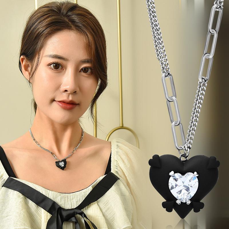 Sweetheart Design Black Zirconia Necklace For Women With Heart Shape And Charming Style