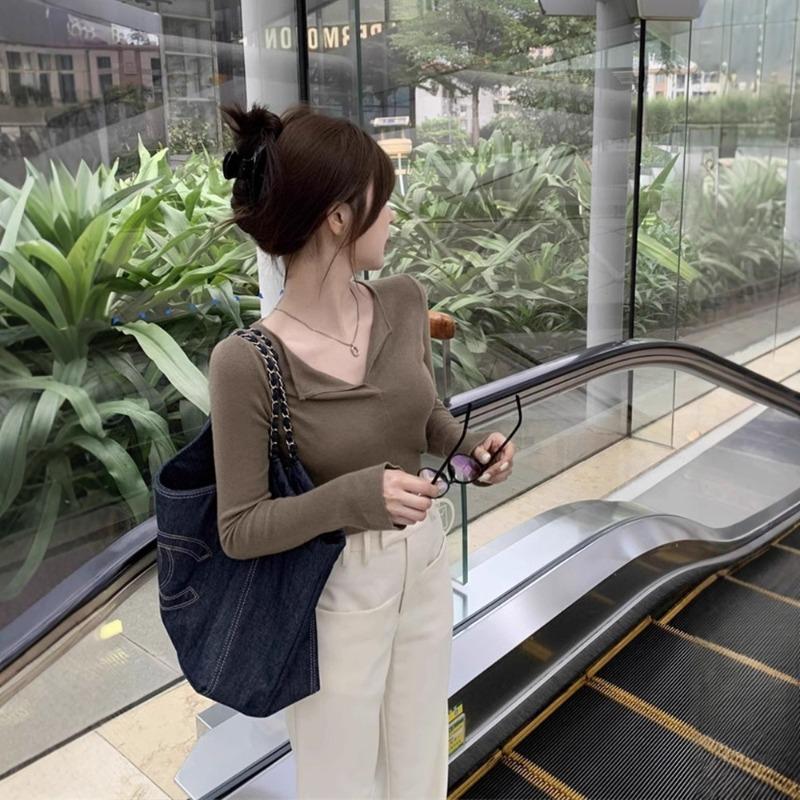 Pink v-neck gentle top, women's early autumn thin long-sleeved inner knitted bottoming shirt, slim-fitting, chic and beautiful shirt