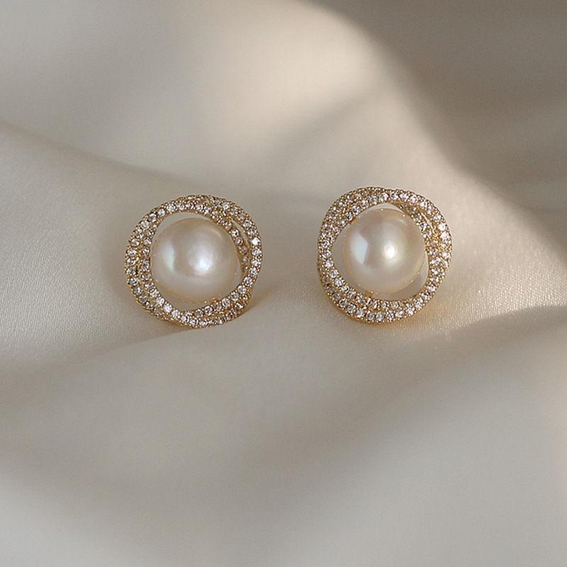 Fashion Classic Zircon Earrings for Women Senior Temperament Girls Retro Style Ear Rings Girlfriend Gifts Banquet Souvenirs