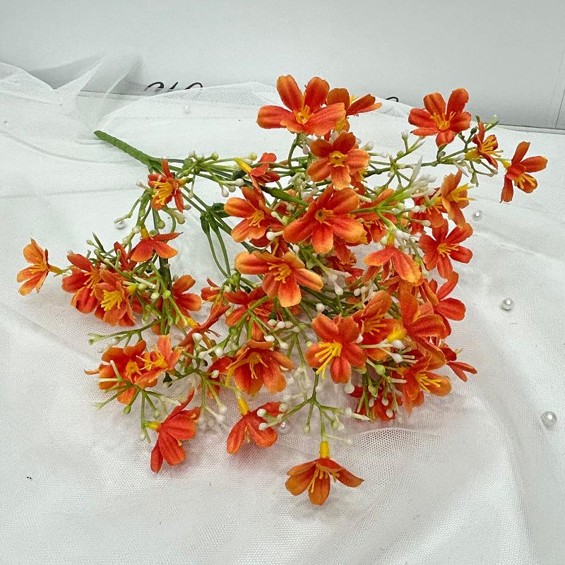 

Звездное небо Маленькая хризантема Высококачественная маленькая хризантема Искусственный цветок Обеденный стол Шелковый цветочный декор