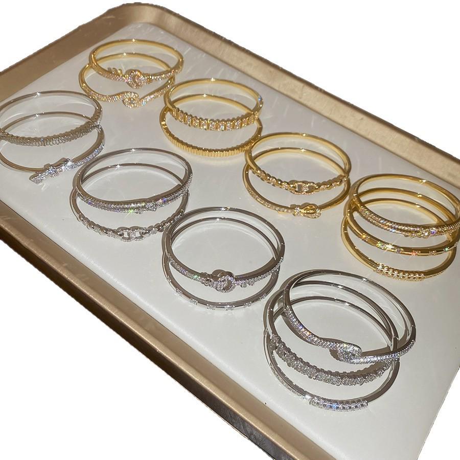Brățară cu Cataramă Inimă din Zirconiu Placată cu Aur de 18K - Bijuterie Elegantă pentru Femei