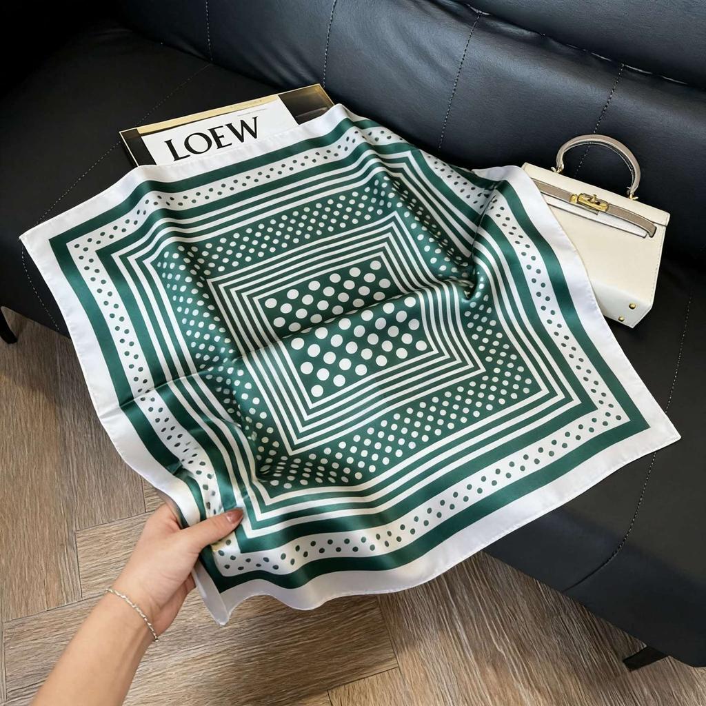 New old money wind chain neck scarf women's commuting versatile soft silk scarf neck protection shawl outer scarf