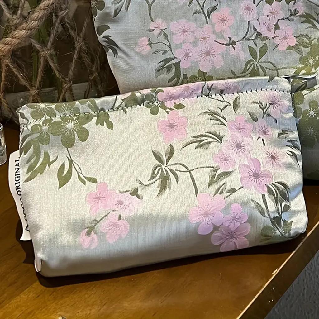 Chinese- Satin Makeup Bag, Skin Care Product Storage Bag, ID Bag, Toiletries Bag, Hand-held Makeup Bag, 1 PC
