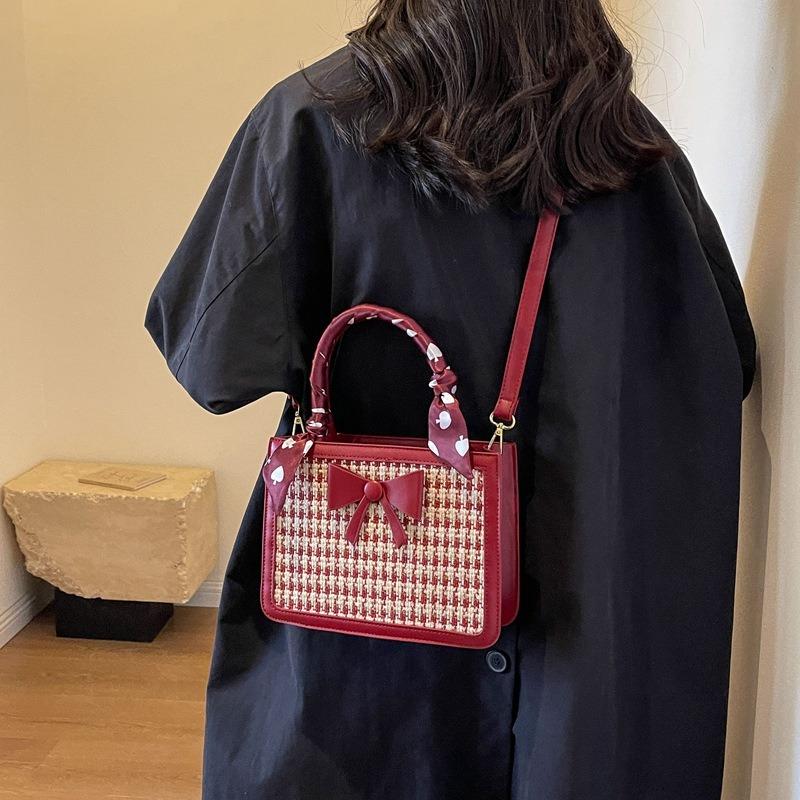New Textured Wedding Bag Women's Red Wedding Bag Messenger Bag Portable Shoulder Messenger Bag