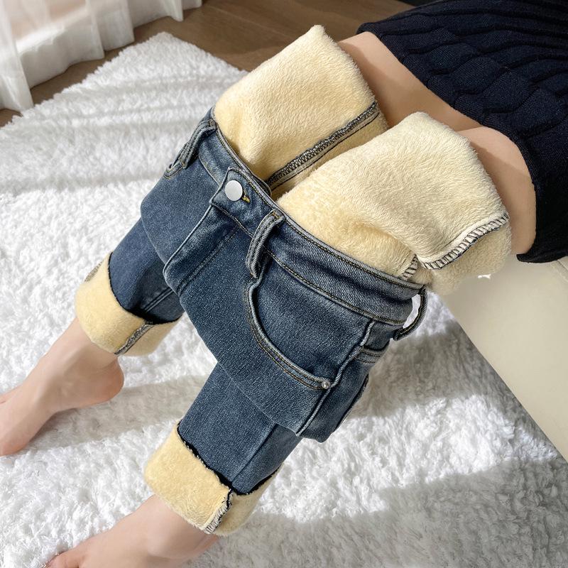 Damen Jeans Herbst/Winter 2023 - High-Waist, Gerade Beine, Mit Samt gefüttert, Lockerer Schnitt, Schlankmachend, Elastisch, Zigaretten-Stil, Neun-Punkt-Länge