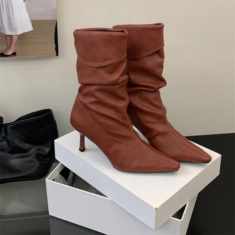 

Rich and noble, pointed-toed pleated high-heeled short boots, women s autumn and winter stacked thin boots, retro lapel-feeling medium boots 39 красный