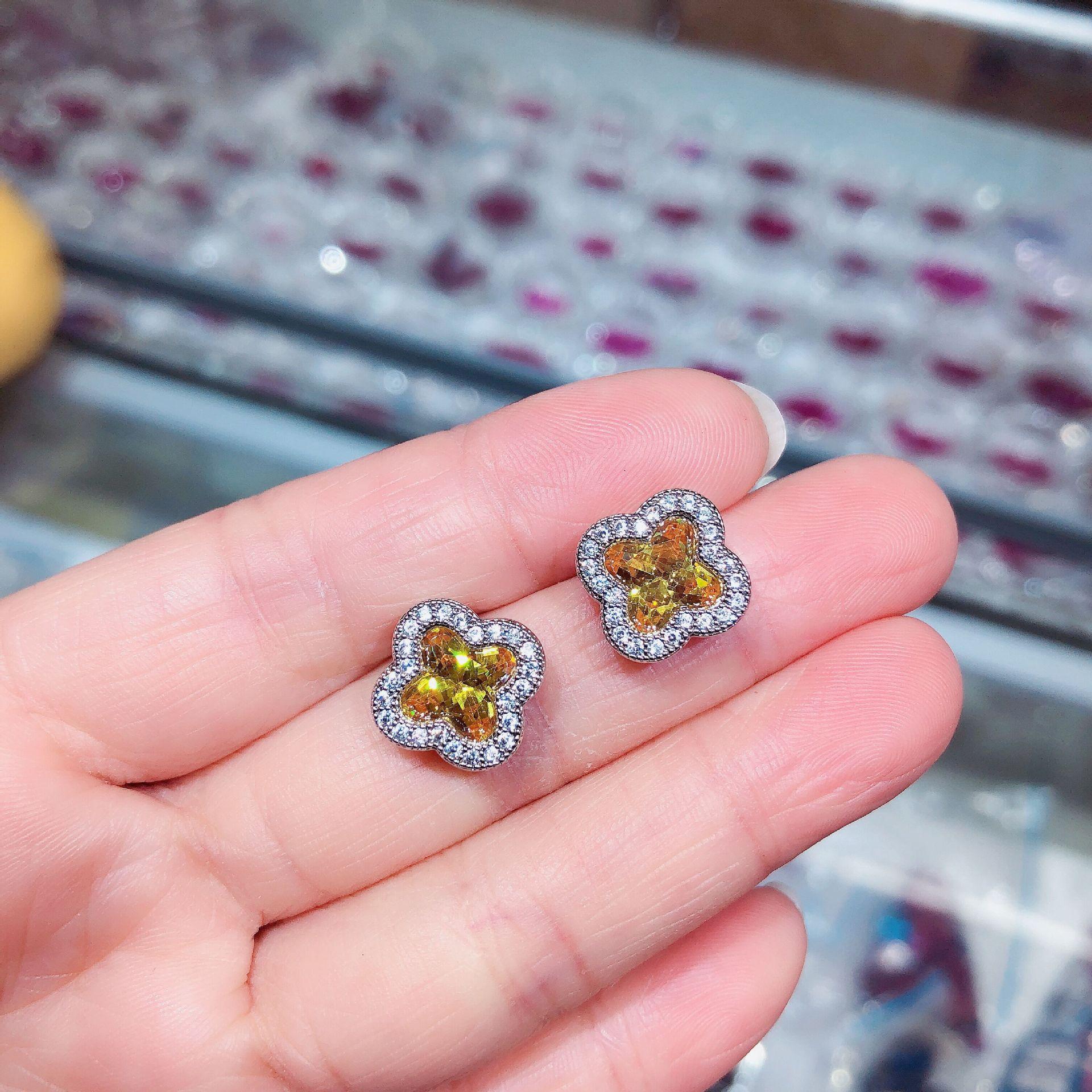 

Гарантия качества Серьги с четырьмя листами клевера Aaa Серьги из высококачественного циркония Классические качественные женские серьги жёлтый