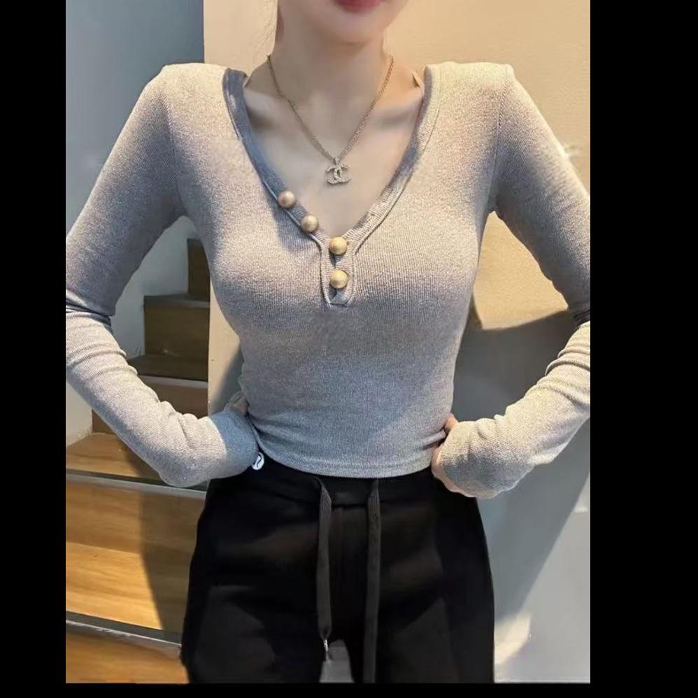 Autumn/Winter 2025 Slim V-neck Long-sleeve Base Layer Top - Sexy Versatile Women's Short T-shirt.