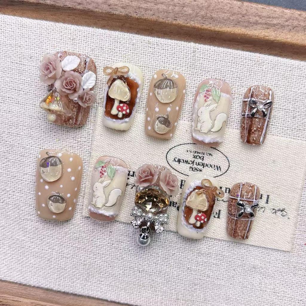 Cartoon Cute Squirrel Almond Fake Nails: Handmade Whitening Manicure Tips