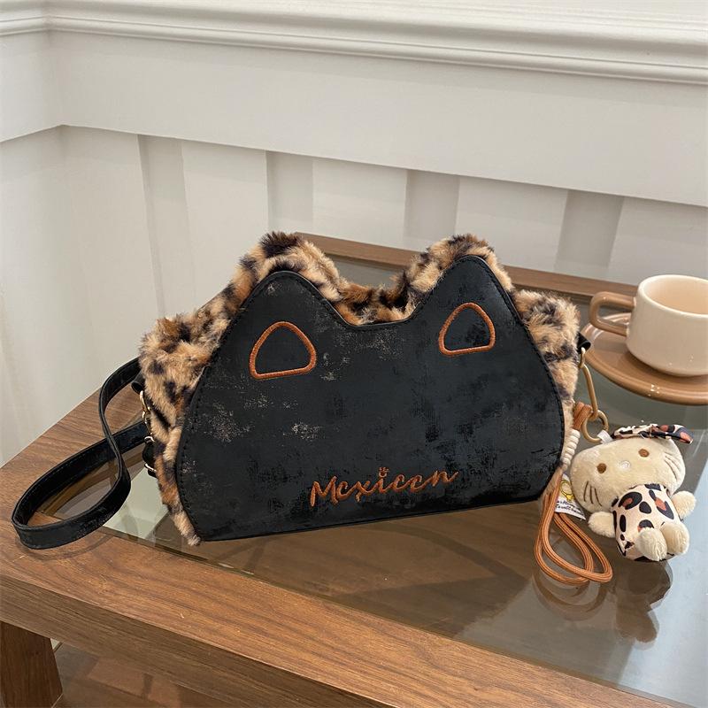 Niche Fashion Personalized Cat Ear Bag Women's Winter Retro Trend Versatile Shoulder Bag High-end Casual Women's Bag