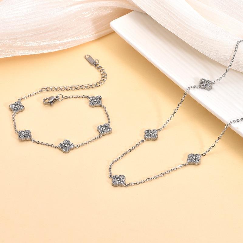 

Набор из 2 браслетов-ожерелий из титановой стали 9 мм с клевером