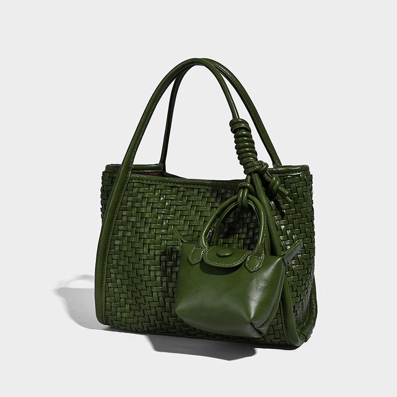 2025 New Hand-Woven Portable Bucket Bag Casual Soft Leather Shoulder Bag Fashionable All-Match Crossbody Bag for Women