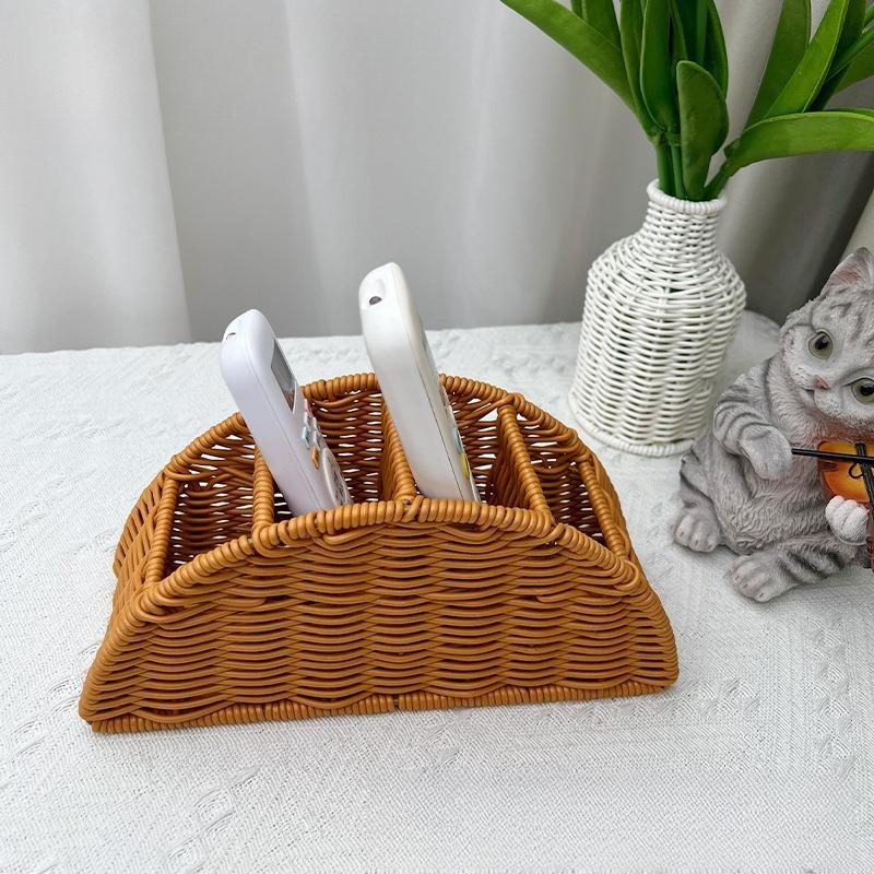

Vintage Wicker Shelf Basket, Multi-Use Farmhouse Storage Organizer for Desk TV Stand, Woven Basket for Remotes Makeup Brushes коричневый