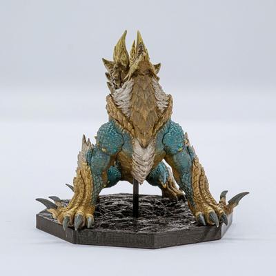 CAPCOM Monster Hunter FIGURE BUILDER CUBE MONSTER HUNTER Thunder Wolf Dragon Jinogre Przybliżona wysokość: 106 x szerokość: 111 x głębokość: 109 mm Wykonany z tworzywa PVC ABS