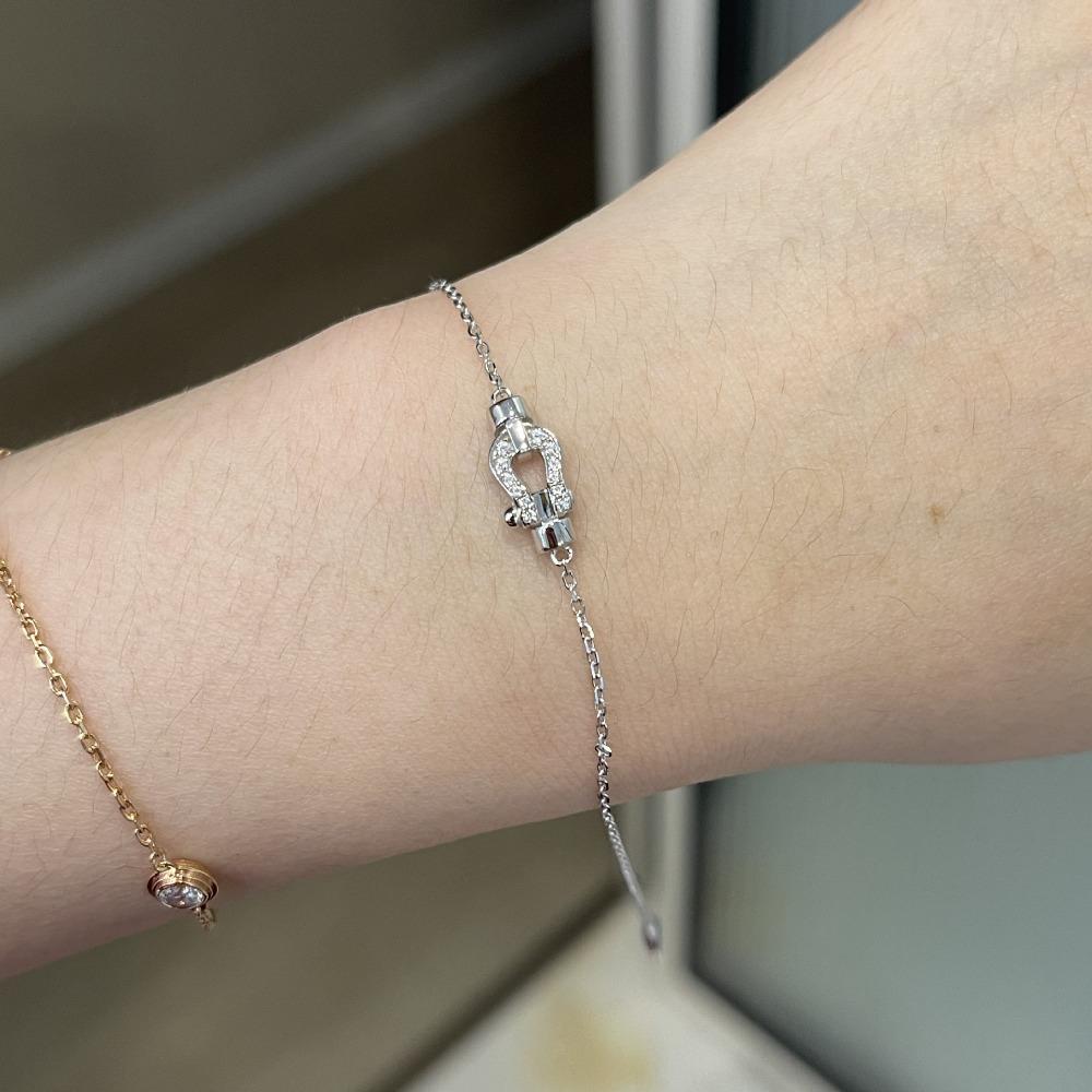 Plně pozlacený 18K růžovým zlatem Párový dárkový náramek s přezkou ve tvaru podkovy písmeno U V Náramek Gypsy Star Náramek s magnetickou přezkou