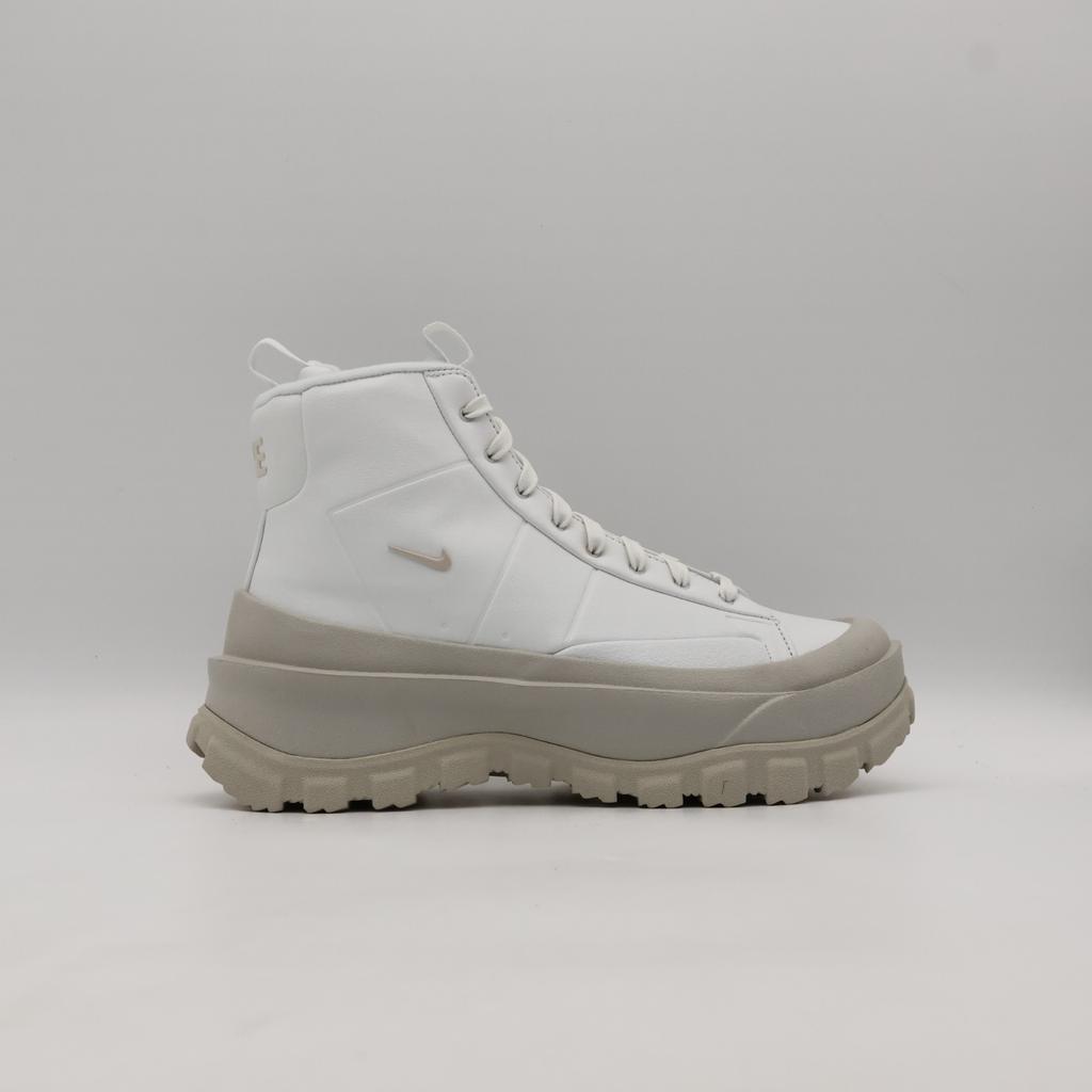 FQ9065-100 Nike Blazer Mid Roam Summit Light Bone University Gold (Damen)