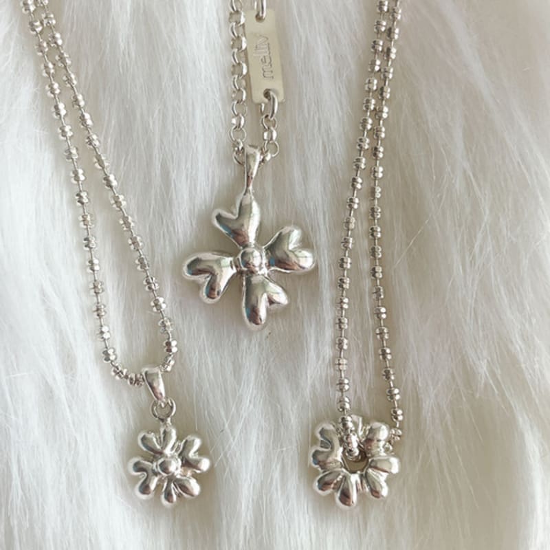 melliv petit clover necklace_mvn65