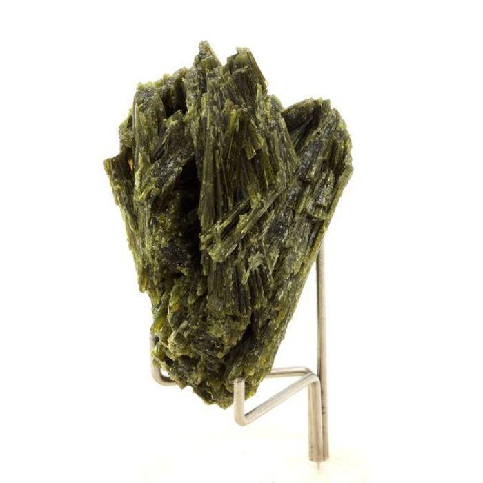 Pierres et Minéraux. Epidote. 278.50 ct. Chamrousse, Massif de Belledonne, Isère, France.