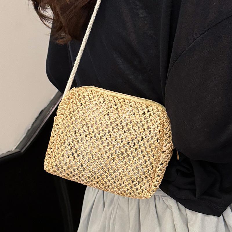Summer Woven Small Bag Women's 2025 New Fashion Trend Chain Messenger Bag Simple Casual Straw Woven Small Square Bag