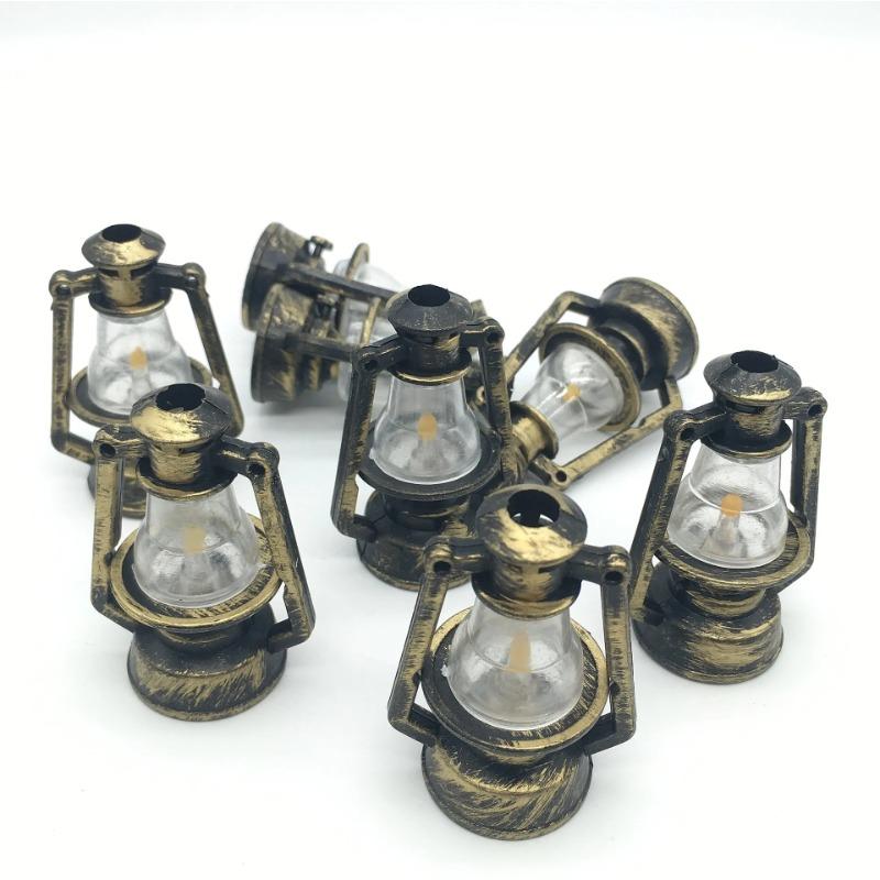 1ks Retro Styl Váha Miniaturní Olejová Lampa Domeček pro Panenky Doplňky Mini Petrolejová Lampa Mikro Krajina Dekorace Scéna