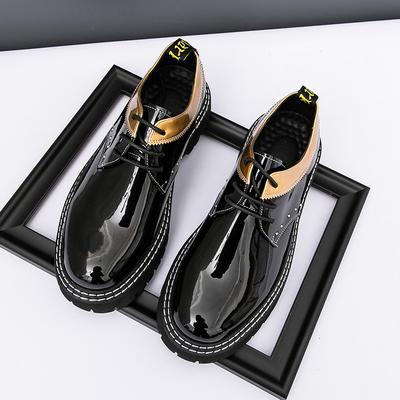 Modische, hochwertige Herren-Oxford-Schuhe in Schwarz und Gold mit dicker Sohle, rutschfester Oberfläche und elegantem Design.