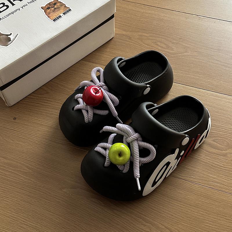 Summer fashion cartoon girl sandals, letter hole shoes, bag head slippers, wearing seaside thick-soled heightening cool slippers