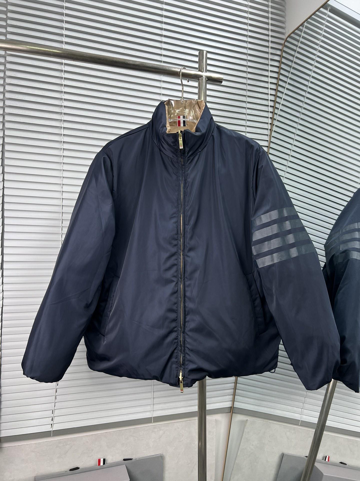 

High-Quality Men s Blue Stripe Reversible Stand Collar Down Jacket Size 1 = M темно-синього кольору/хакі