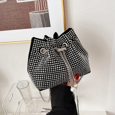 Luxuriöse Damenhandtasche Neue Hochwertige Hufeisen-Eimerhandtasche Exquisites PU-Nieten-Pailletten-Design Damen Ein-Schulter-Handtasche
