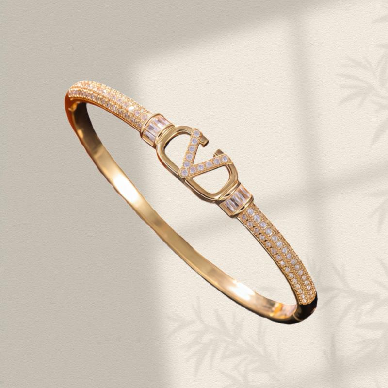 Elegant Zirconia Bamboo Bracelet: Gold-Plated Copper for a Sophisticated Touch
