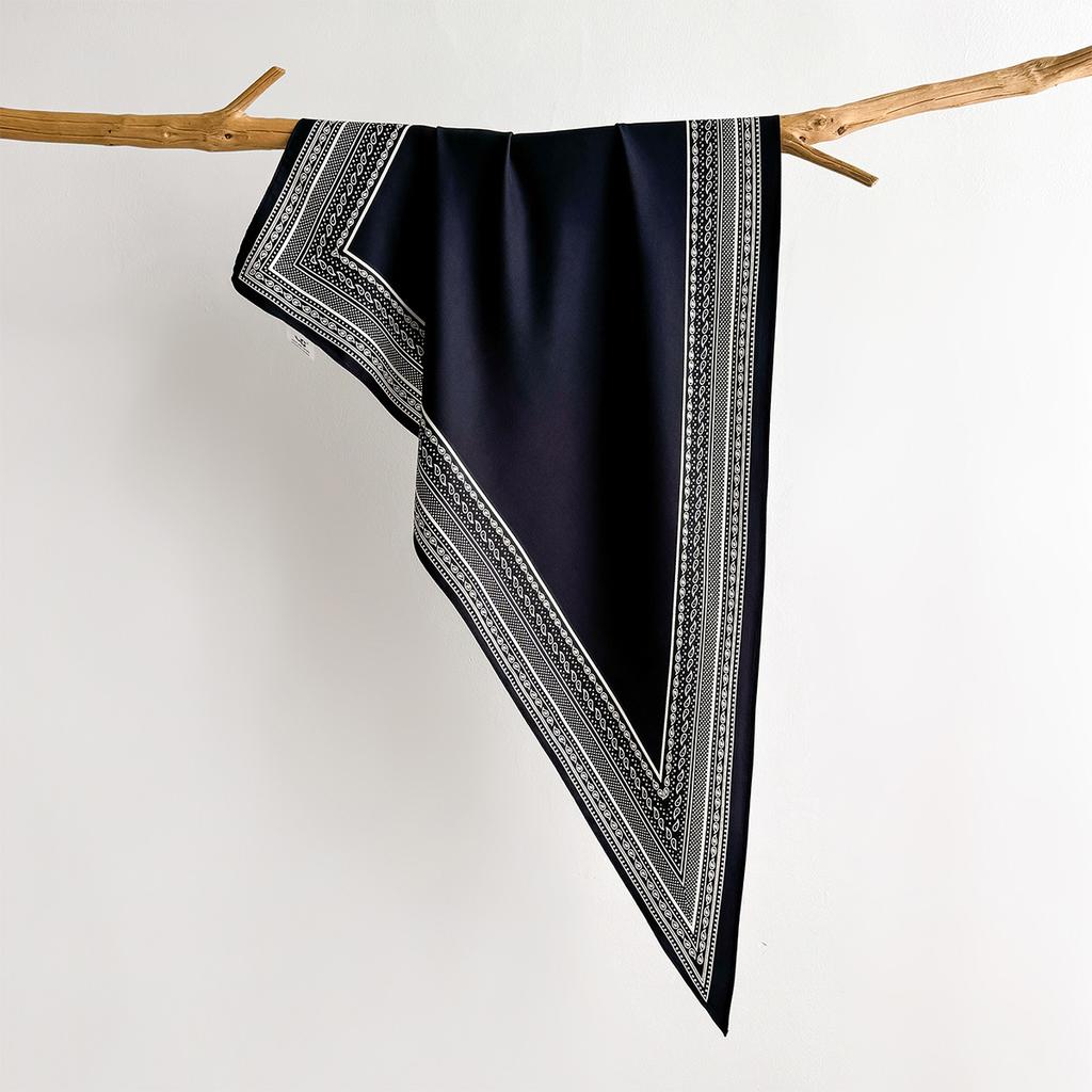 Women S Vintage Printed Triangular Scarf Elegant Commuting Shawl Spring Accessory