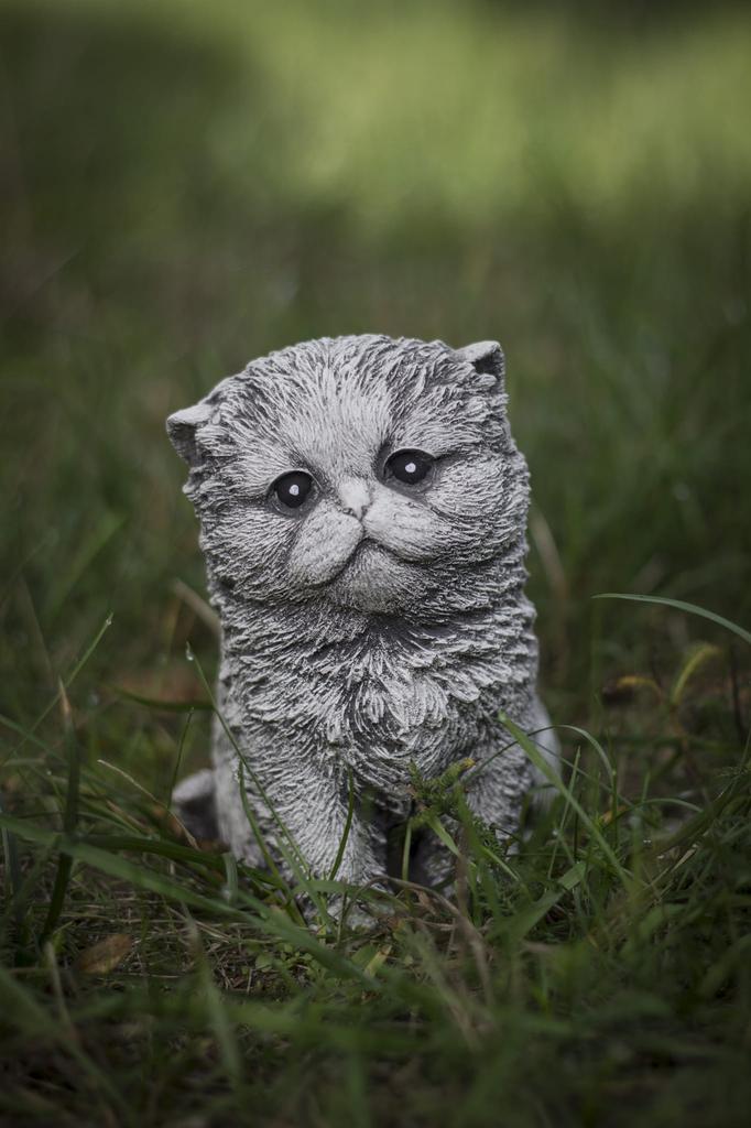 Garden Sculpture Figurine Gray Kitten