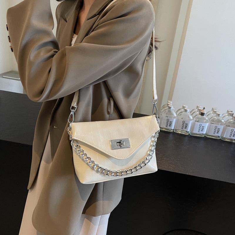 Fashion Texture Underarm Bag Women's New Trendy Spring and Summer Chain Envelope Small Square Bag Single Shoulder Messenger Bag