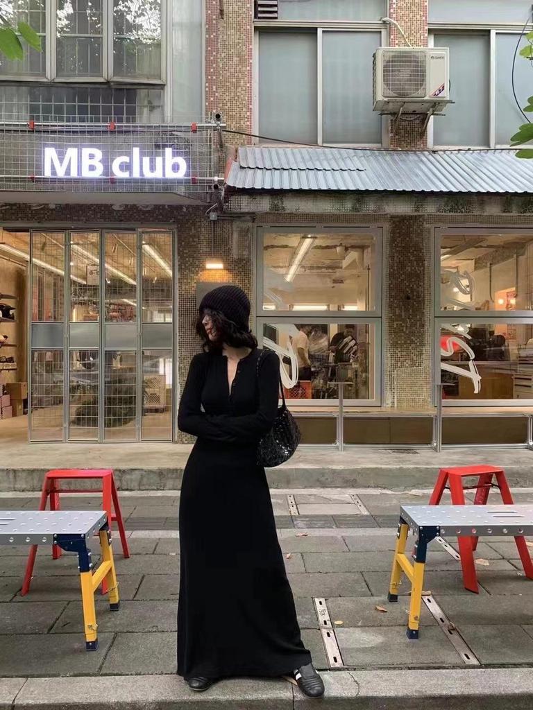 Rochie Tricotată Galbenă Stil Coreean Slim-Fit cu Mâneci Lungi - Rochie Lungă Casual de Toamnă pentru Femei, Cambrată în Talie, Muldând Șoldurile