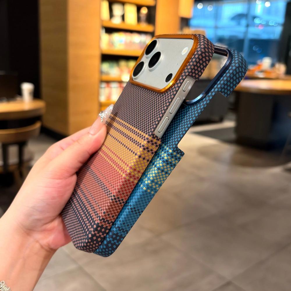 Luxus Business Kohlefaser-Muster Legierung Linse Hartes Handygehäuse für IPhone 18 Pro Max 17 Pro Max Magnetisches Kabelloses Laden Stoßfester Schutzbezug