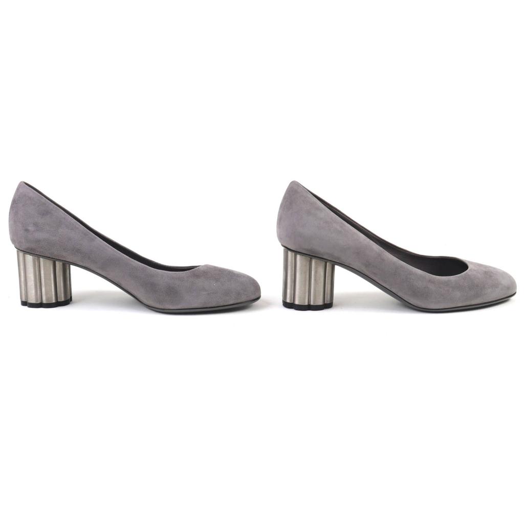 Salvatore Ferragamo Czółenka Okrągły nosek metaliczny obcas w kształcie kwiatu szary Kobiety 7 07366 Używane