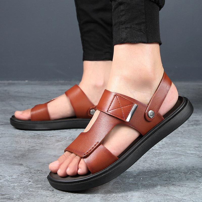 Sommer 2025 Herren hochwertige offene Zehen + Schuhe Lederoberfläche Latex gepolstert Teenager Strandschuhe Outdoor coole Hausschuhe