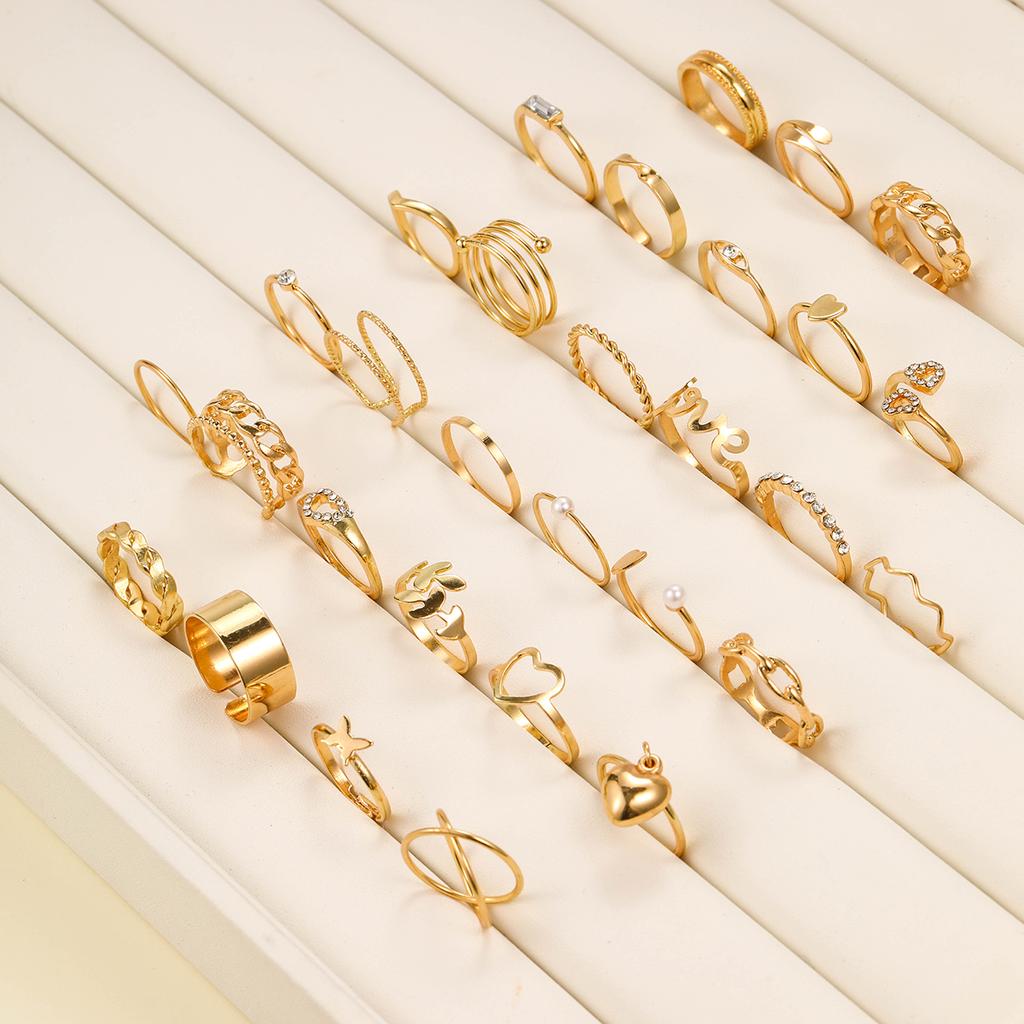 17KM 30 Piece Set of Love Zircon Heart Rings Exaggerated Alloy Ring Set with Stacked Rings for Women Jewelry Accessories