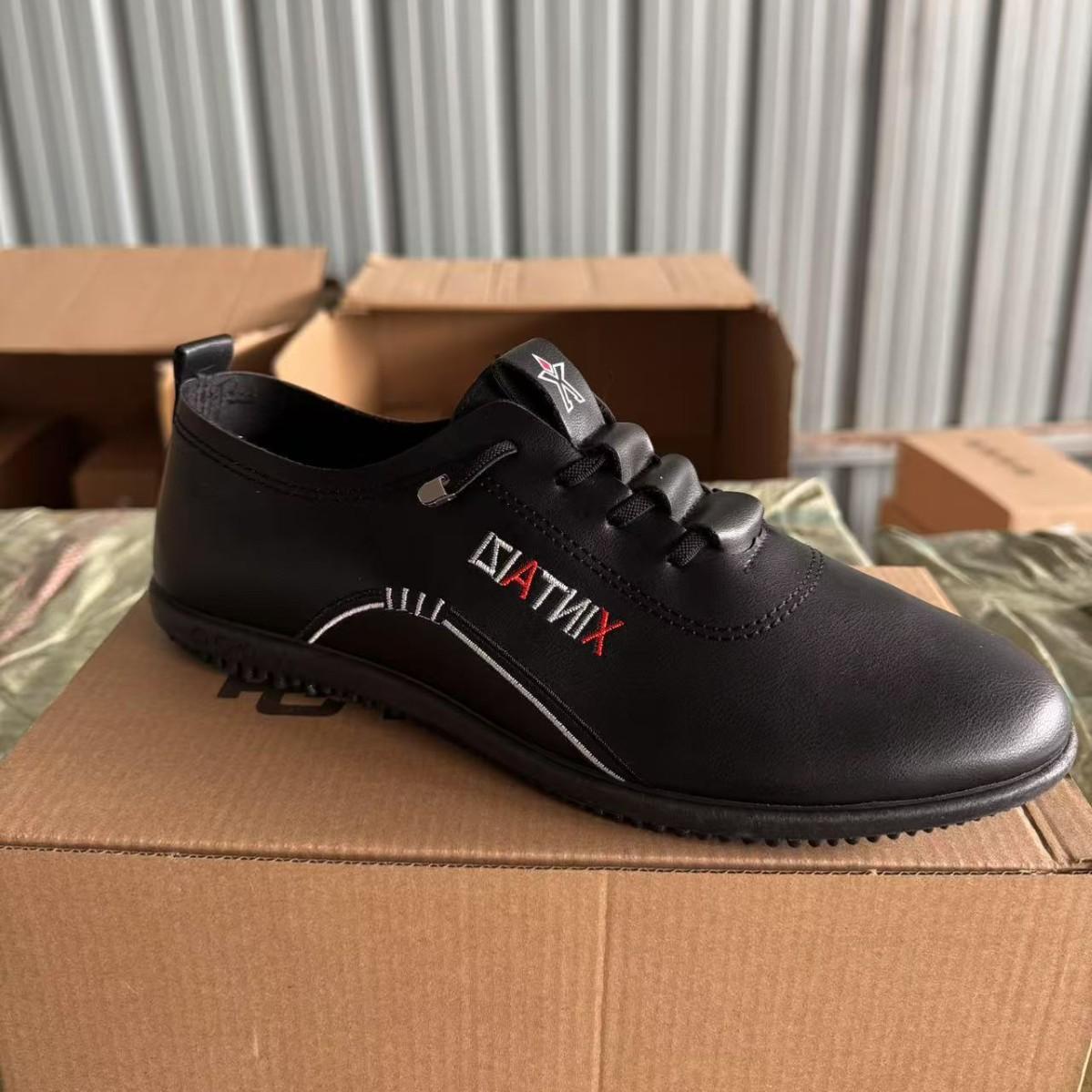 

Новая корейская версия мужской повседневной обуви на мягкой подошве дышащая и удобная, универсальная кожаная обувь, белая обувь и обувь Doudou. 39 чёрный