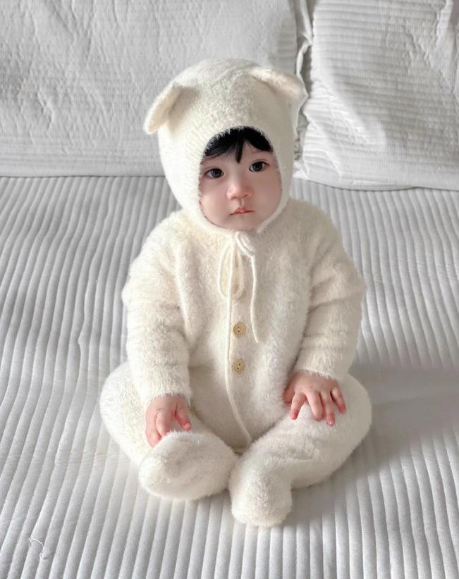 Autumn & Winter Baby Romper: Super Cute Imitation Mink Jumpsuit with Bear Foot Covering for Boys & Girls