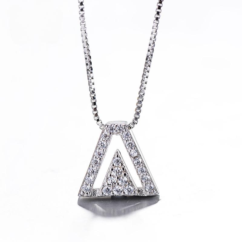 Halskjede Mote Temperament Klassisk Trekant Pyramide Damehalskjede Tilbehør Eksplosive Smykker