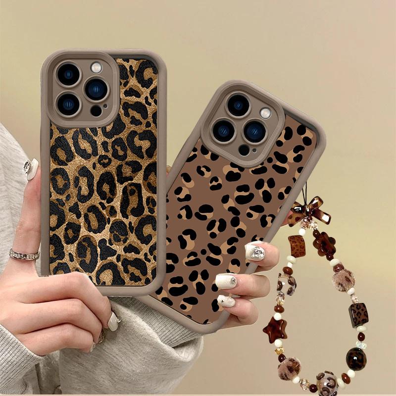 Fashion Retro Leopard Bracelet Chain Case For Motorola Moto G22 G32 G52 G30 G53 G15 G14 G60 G35 G24 E14 E13 E32 E22 E40 G9 Play
