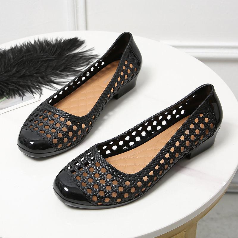 Nové sandály dámské duté prodyšné protiskluzové měkké dno běžné nošení mělká pracovní obuv sandály na klínu